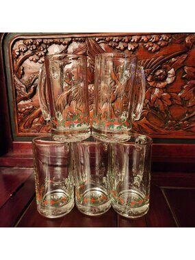 Set Of 6 Holiday Beer Mugs With Holly & Berry Motif Gold Trim 16 Oz Capacity